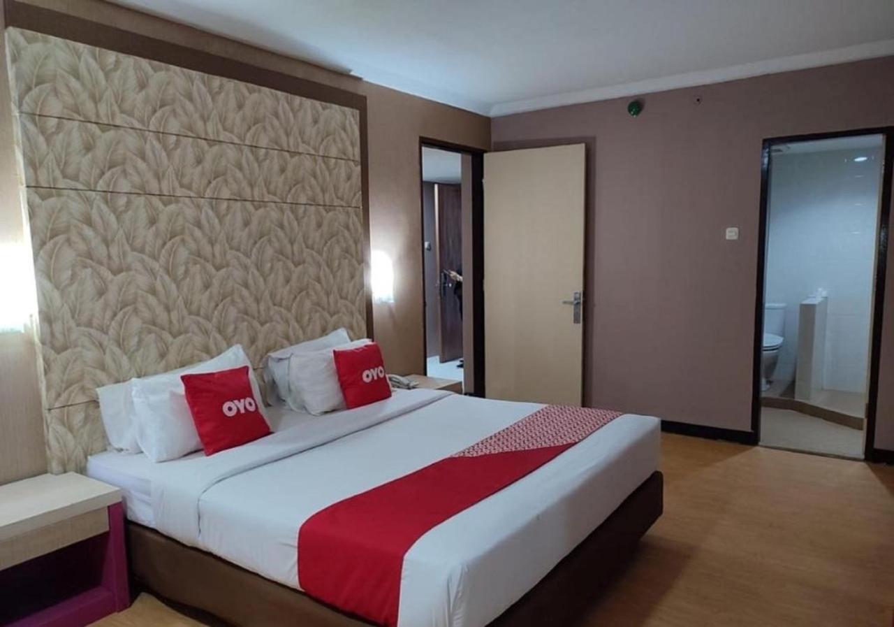 Collection O 1963 Hotel The New Benakutai Balikpapan  Eksteriør bilde