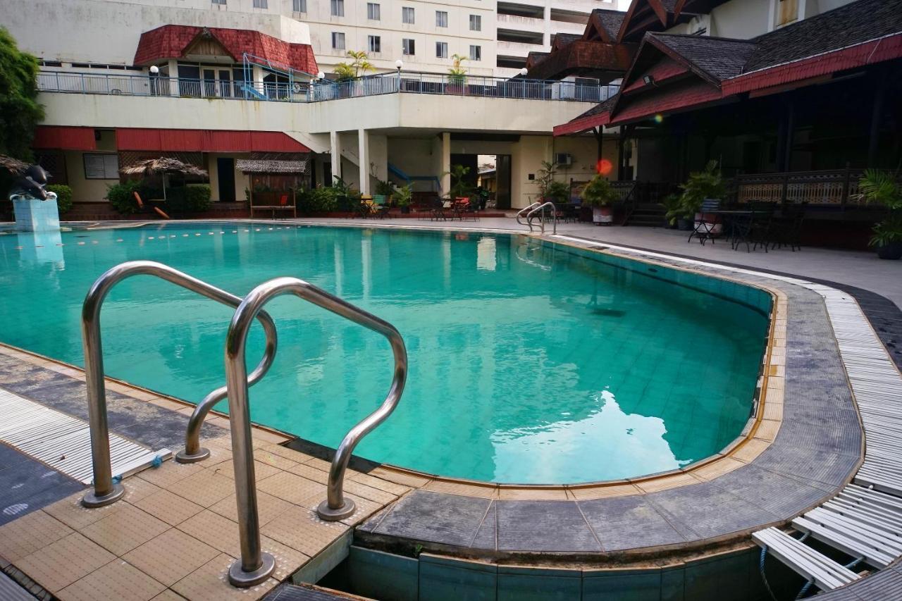 Collection O 1963 Hotel The New Benakutai Balikpapan  Eksteriør bilde