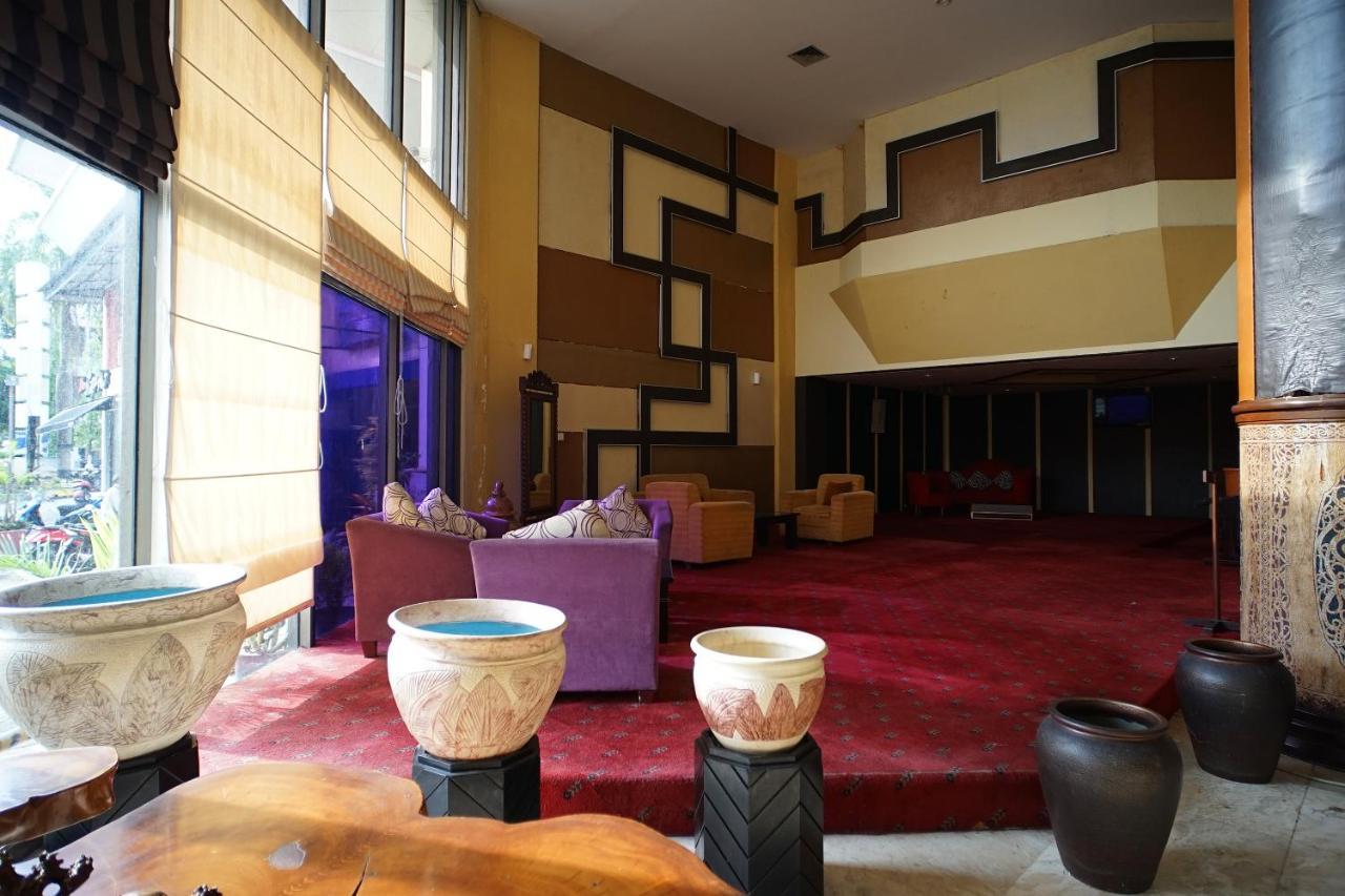 Collection O 1963 Hotel The New Benakutai Balikpapan  Eksteriør bilde